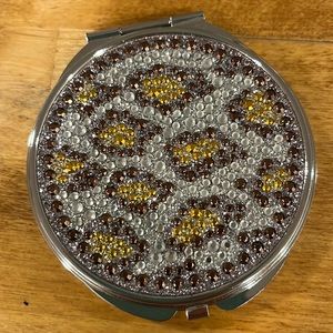 Decorative pocket mirror